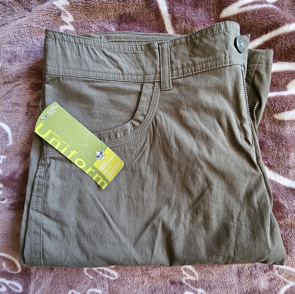 Women's BSA / Scouting America green cargo shorts - Picture 1 of 5